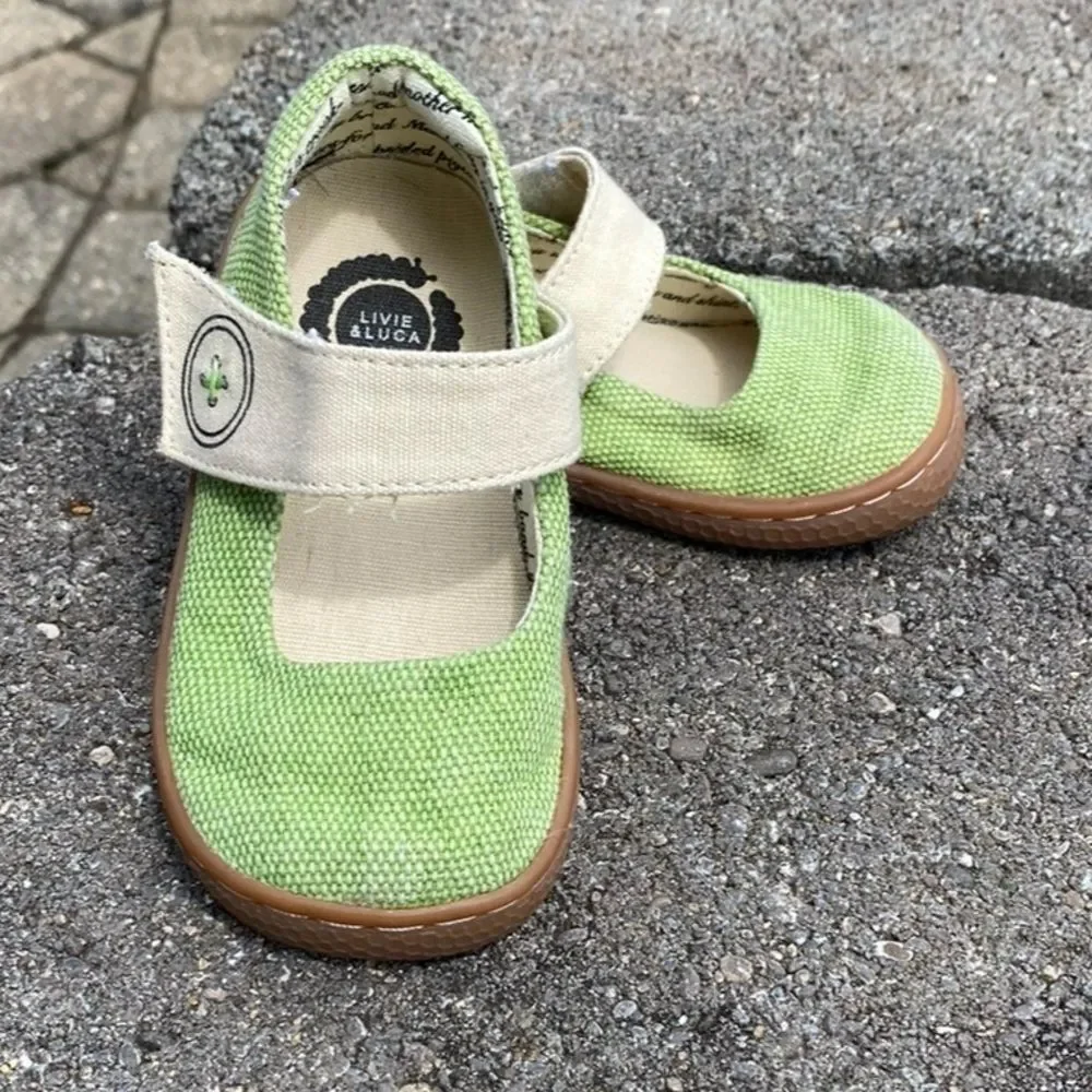 LIVIE & LUCA, SIZE 5 MARY JANES (LIKE NEW), & REEF, SIZE 3/4 SANDALS (NEW). BR
